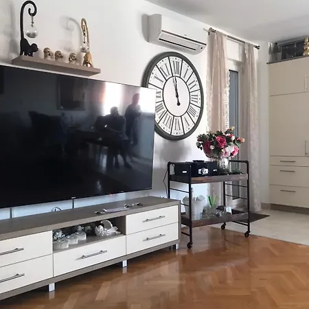 Hana Apartment *