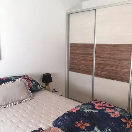Hana Apartment *