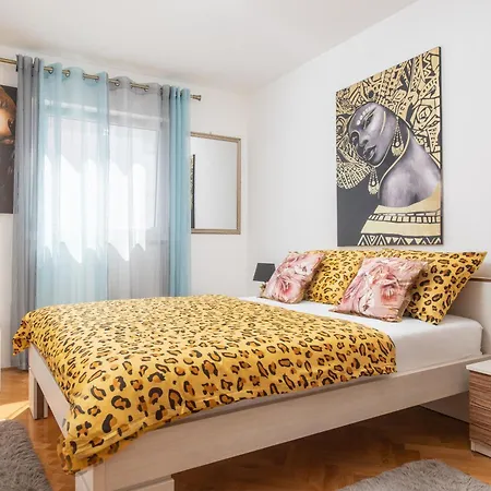 Апартаменты Hana Трогир